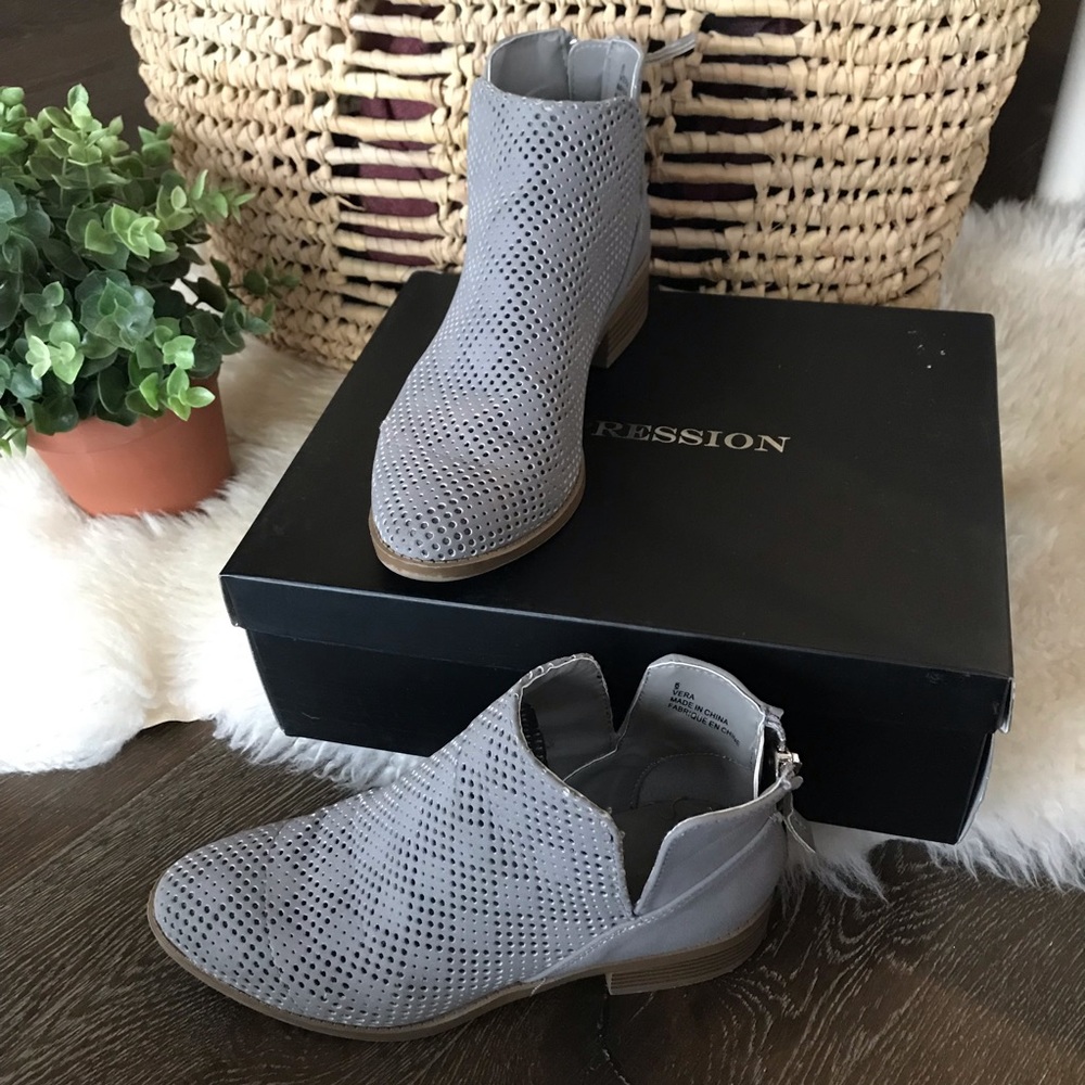 🍂 Expression perforated grey ankle boots